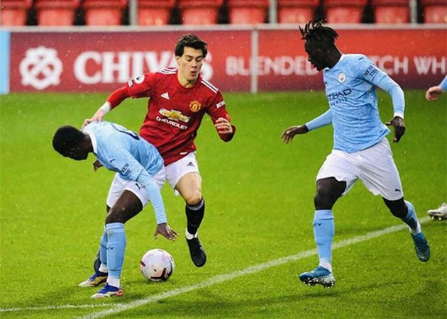 'Ngọc quý' Man Utd chỉ thẳng 4 ngôi sao thân thiết nhất ở đội một