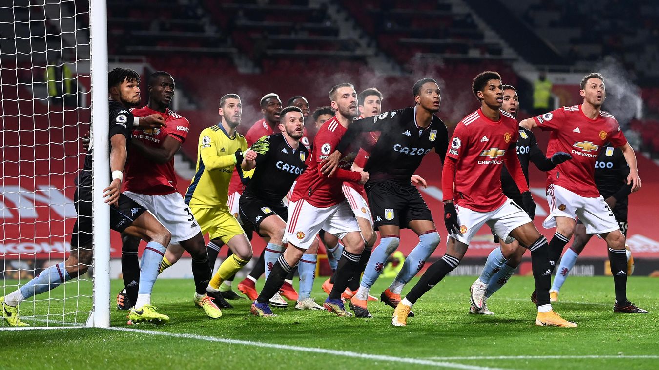 Pogba thở ra khói, Mourinho hóa "kỵ sĩ bóng đêm" và những hình ảnh ấn tượng nhất