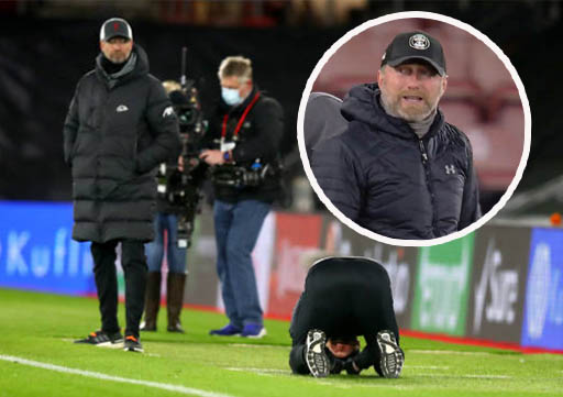 Đánh bại Liverpool, Hasenhuttl quỳ gối, khóc thành tiếng trước mặt Klopp