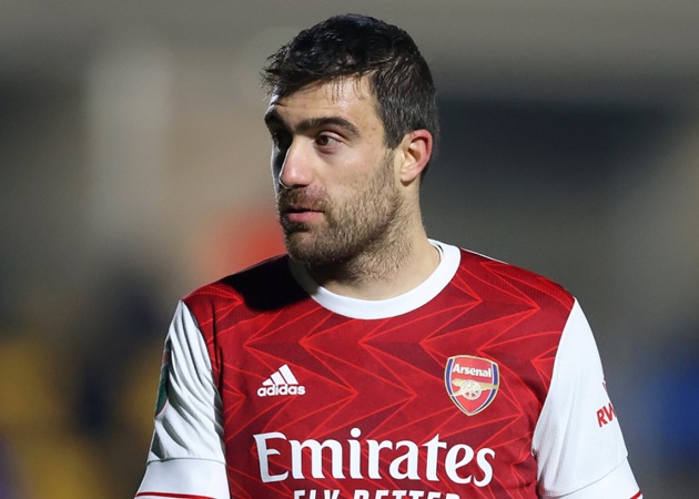 Đạt thỏa thuận với CLB mới, 'nạn nhân' của Mari dứt tình với Arsenal