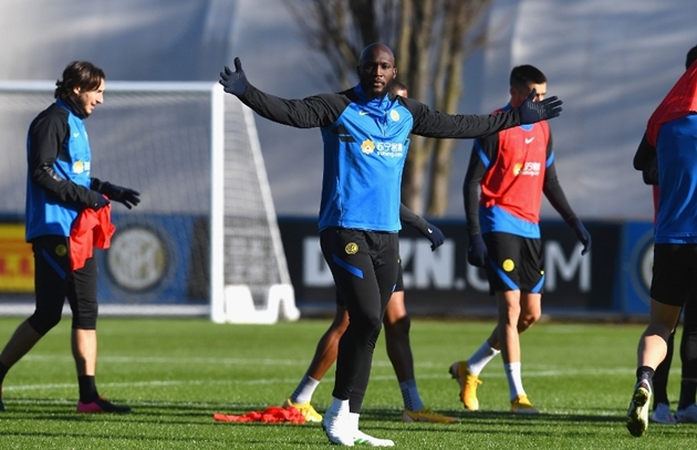 Tích cực tập luyện, Lukaku chờ ngày gieo sầu cho Smalling