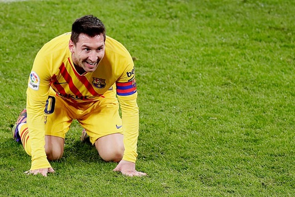 Barca lâm vào khủng hoảng, nợ gần 1 tỷ euro