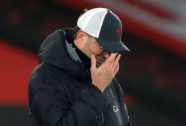 Cá cược với 'tấm chiếu mới', Klopp bị lật kèo phải đầu hàng