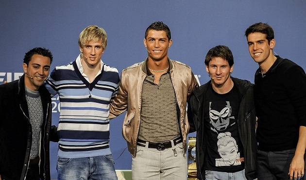 Ngày này năm xưa: Kaka, Torres, Messi như boy band trong đêm vinh danh Ronaldo