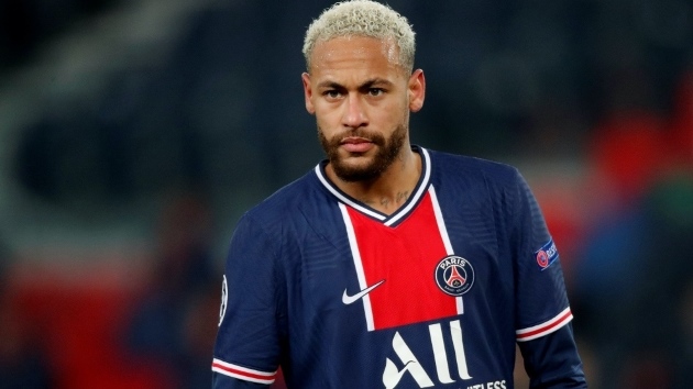 Điều gì khiến Neymar quyết định ở lại PSG?