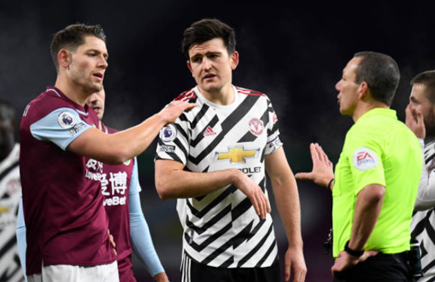 Ảnh bài viết Gary Neville: "Maguire sẽ gặp rắc rối lớn nếu trọng tài thổi phạt"