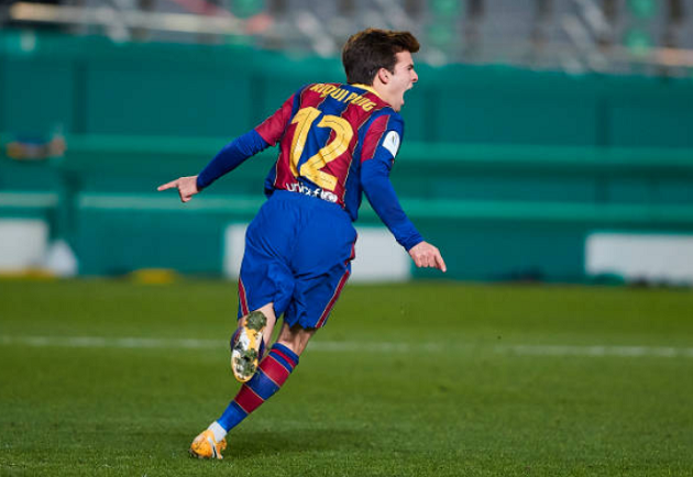 Riqui Puig hóa người hùng, Antoine Griezmann có phản ứng thú vị