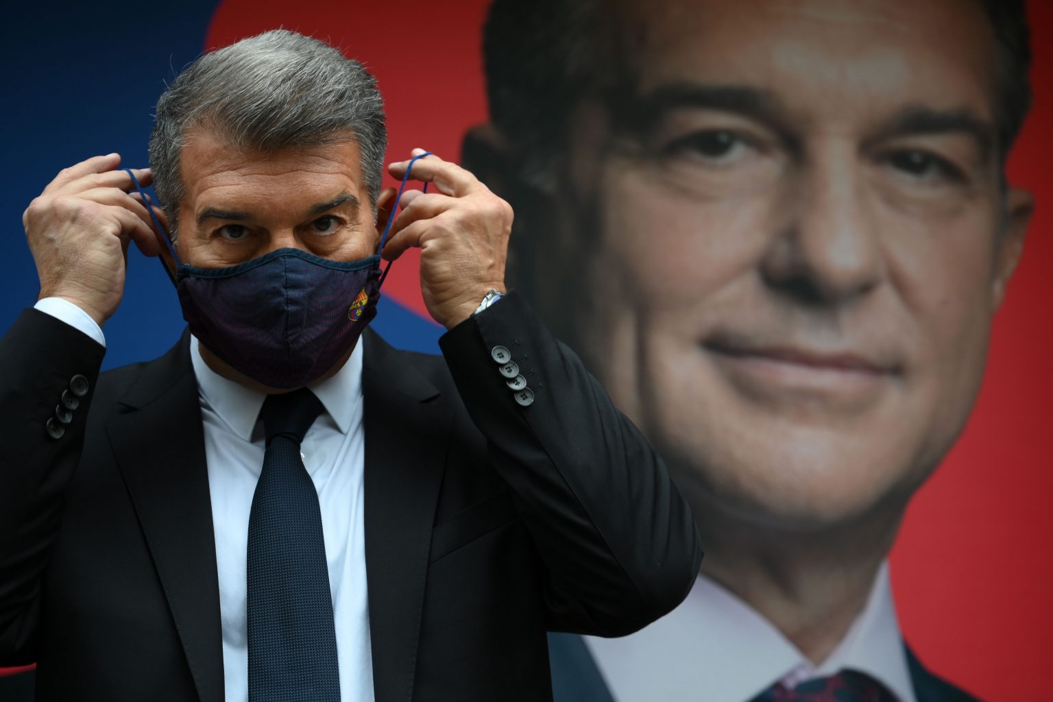 Ứng viên chủ tịch Barca bất ngờ “cà khịa” UEFA, FIFA và Mino Raiola