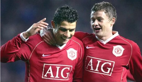 Juve thảm bại trước Inter, Ronaldo bất ngờ có động thái “lạ” với Man Utd