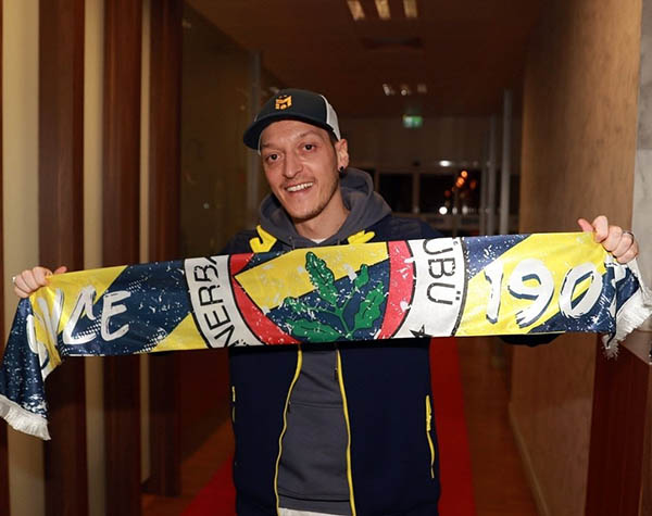 Ozil khăn gói rời Arsenal, Giáo sư Wenger nói thẳng 1 sự thật