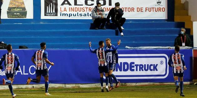 2 thái cực trong thất bại ê chề của Real Madrid