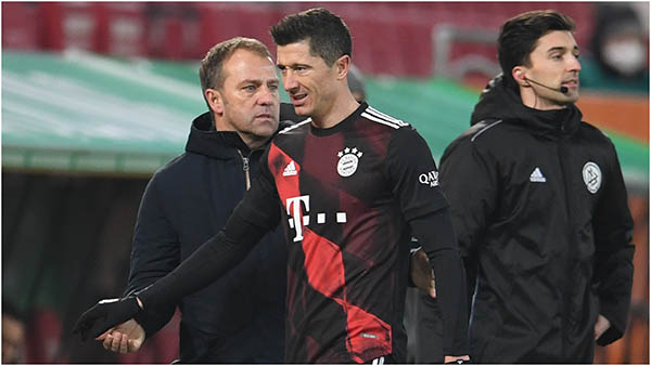 Đã rõ lý do Lewandowski bị thay ra sớm ở trận gặp Augsburg