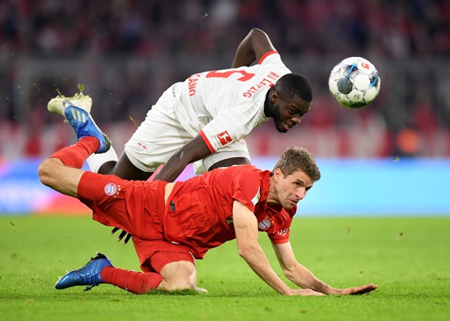 XONG! 'Sếp bự' Bayern xác nhận, loạt đại gia chao đảo vì Upamecano
