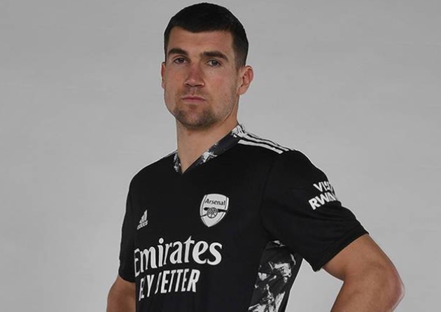 CHÍNH THỨC! Arsenal bất ngờ công bố tân binh đầu tiên