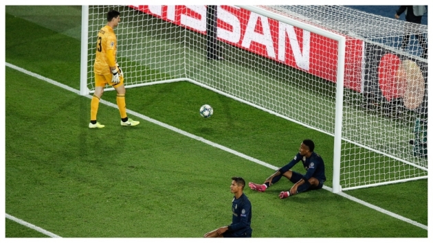 Vắng Ramos, Zidane đối diện bộ đôi ám ảnh khiến Real gục ngã