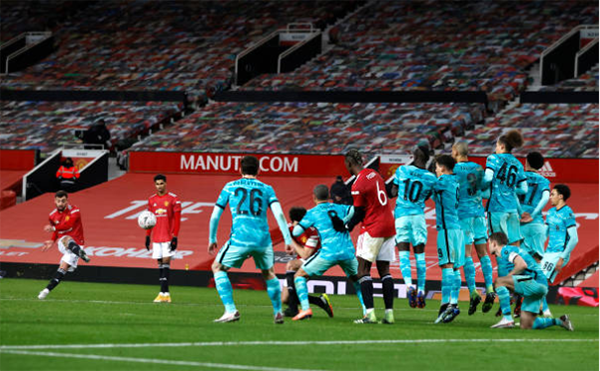 Ảnh bài viết Cavani tăng độ khó, Bruno 'vẽ quả pen' siêu phẩm nhấn chìm Liverpool