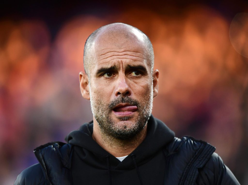 Mourinho: "Guardiola không có kiểu tóc nào cả"