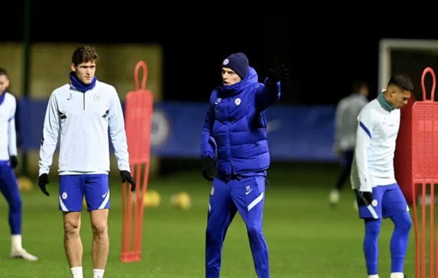 CHÍNH THỨC: Tuchel cập bến Chelsea, tập luôn buổi đầu cùng học trò