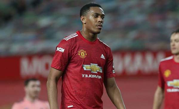 Ảnh bài viết CĐV Man Utd phẫn nộ, đòi tống khứ 1 cái tên khỏi OTF sau trận Sheffield