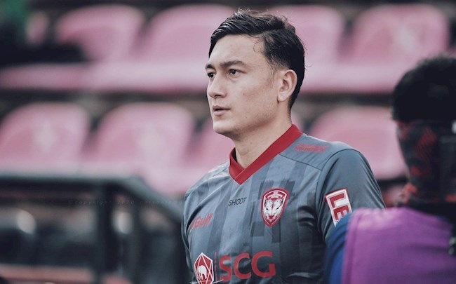 Đang bị Muangthong kiện, Văn Lâm bất ngờ nhận tin vui từ FIFA