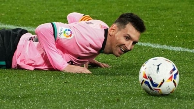 "Barcelona đã sai lầm khi không dứt khoát bán đi Lionel Messi..."