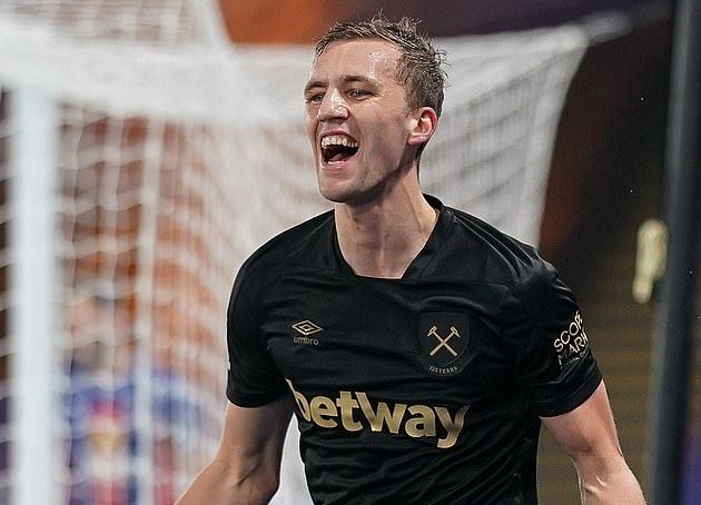 Carlton Cole gây sốc, khẳng định Bruno Fernandes kém hơn sao West Ham