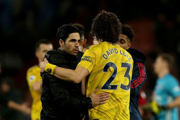 Mikel Arteta lên tiếng về việc gia hạn với thủ lĩnh hàng thủ Arsenal