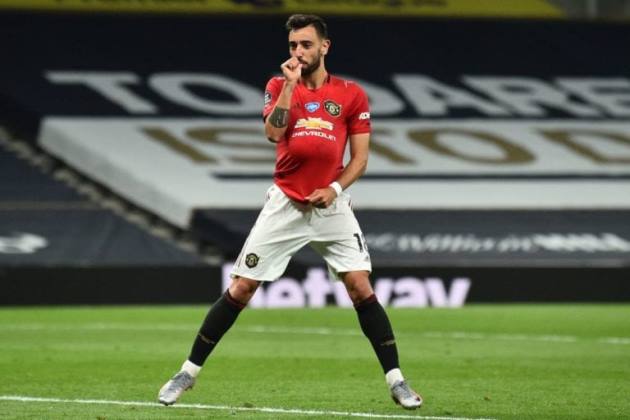 Ảnh bài viết Thủ môn Man Utd phân tích khả năng đá phạt đền lợi hại của Fernandes