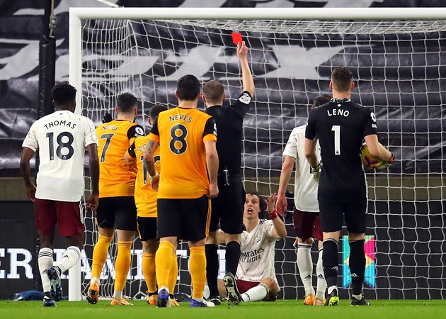 Arsenal nên đau đớn khi phát hiện ra 'chân tướng' về thẻ đỏ của Luiz