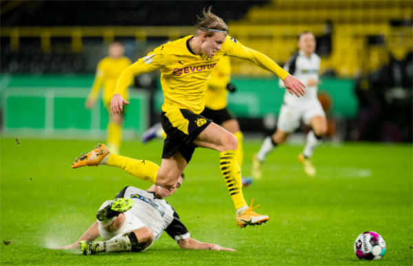 Thắng nhọc đội hạng 2, CĐV Dortmund chọn ra cầu thủ xuất sắc nhất trận