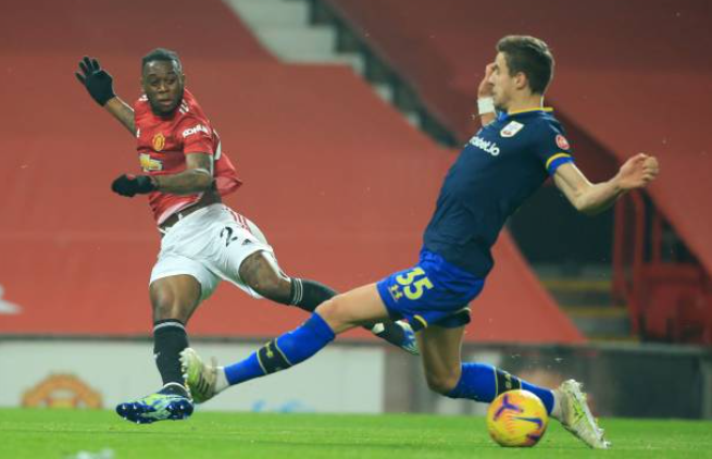 Ảnh bài viết Wan-Bissaka "mở tài khoản", Gary Neville gửi ngay 1 thông điệp bất ngờ