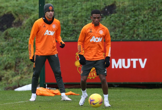 Không cần Sancho, Man United giờ đây đã có "cơn lốc phải" siêu hạng