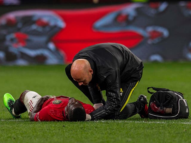 CHOÁNG! Phát hiện thánh nhọ, "quạ đen" đích thực ở Man Utd