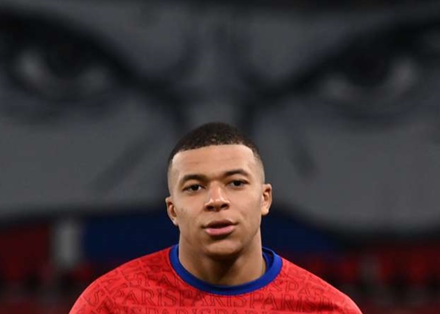 Quá choáng ngợp, đối thủ chỉ ra điểm "bất thường" của Mbappe