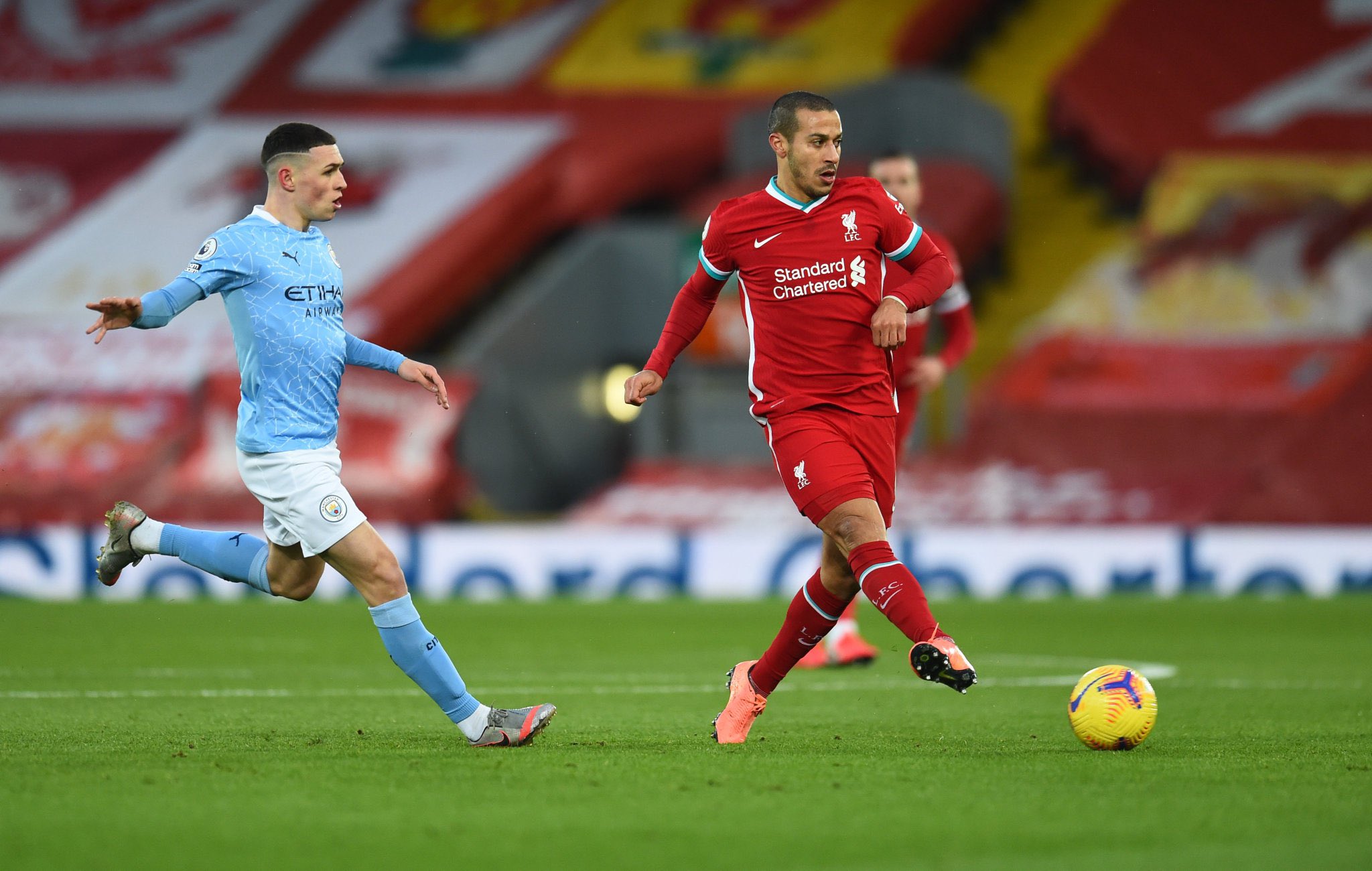 Thống kê Liverpool 1-4 Man City: Anfield sụp đổ, Nhà vua băng hà!