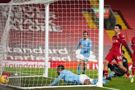  TRỰC TIẾP Liverpool 1-4 Man City: Chủ nhà vỡ trận (KT)