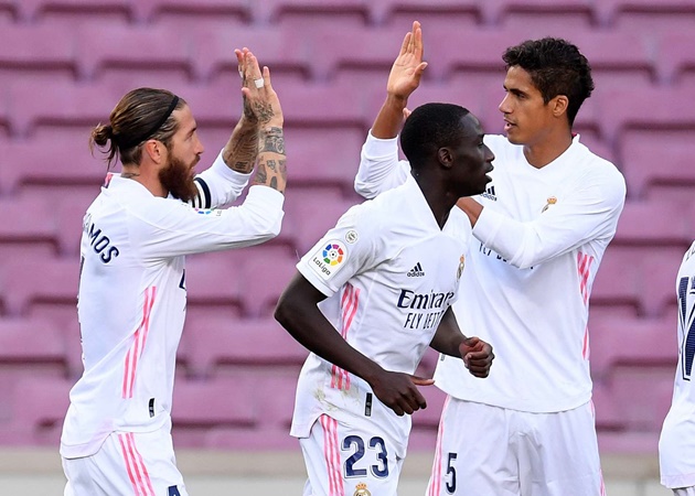 Real Madrid buông tay, Man Utd rộng cửa đón cùng lúc 2 'siêu trung vệ'