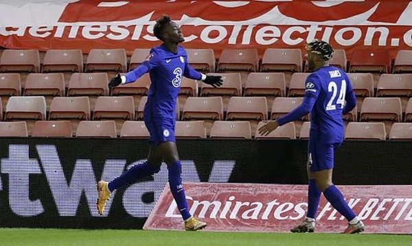 Tammy Abraham lóe sáng, Chelsea nhọc nhằn điền tên vào vòng tứ kết FA Cup