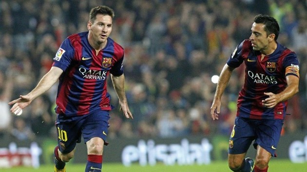 Messi cân bằng kỷ lục của Xavi
