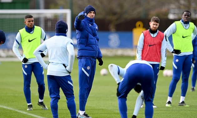 Tuchel hé lộ sự thật phũ phàng, cầu thủ Chelsea cứ "coi chừng"