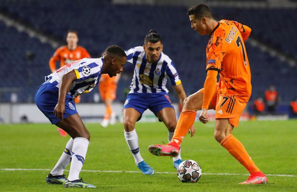 Ảnh bài viết 5 điểm nhấn Porto 2-1 Juve: Ronaldo đơn độc và tranh cãi 11m!