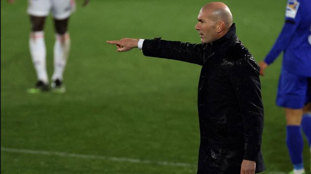 Thắng nhọc Valladolid, Zidane khen ngợi 'người hùng' của Real