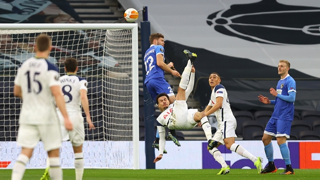 Dele Alli làm tất cả để tạo nên siêu phẩm cho Tottenham