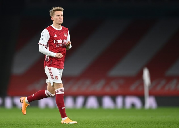 Ảnh bài viết Aubameyang nhấn chìm Benfica, Martin Odegaard như 'phát điên'