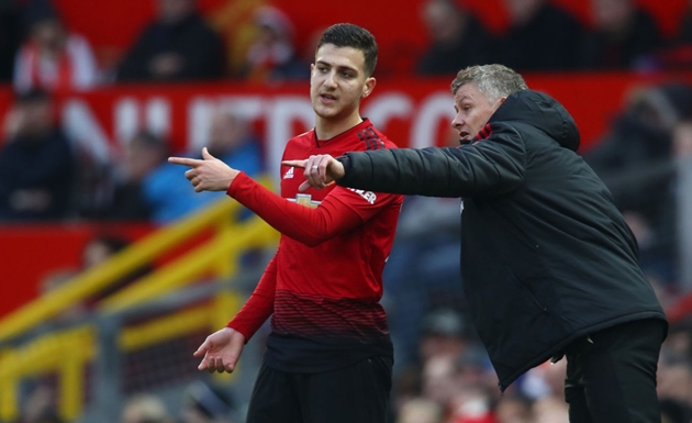 Milan “đại chiến” Man Utd: Tương lai nào cho Diogo Dalot?