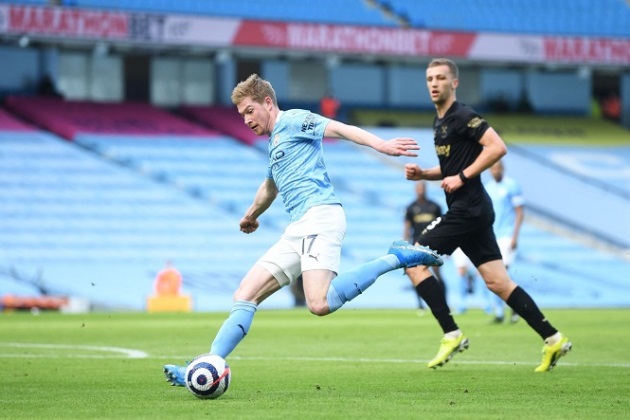 Kiến tạo 'như thần', De Bruyne vẫn chỉ xếp thứ 10 lịch sử Premier League