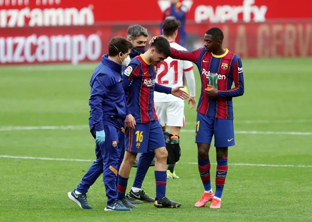 XONG! Thắng Sevilla, Barcelona trả giá quá đắt vì 'Iniesta đệ nhị'