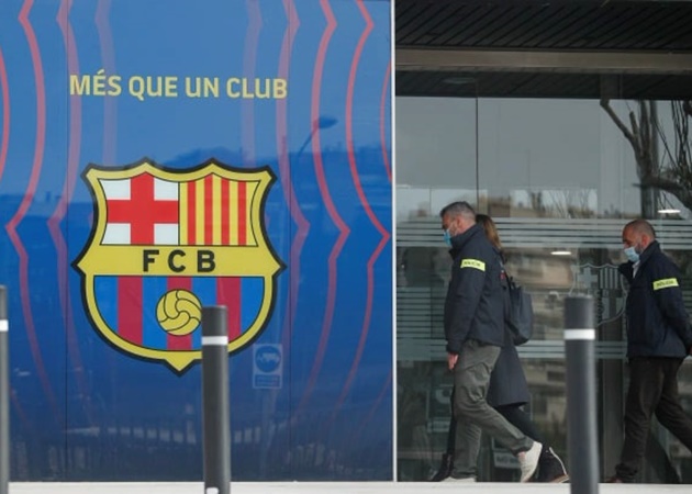 CHOÁNG! Messi, Guardiola là 'nạn nhân' của vụ bê bối rúng động Barca