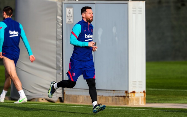 Bartomeu vướng vòng lao lý và phản ứng của Messi