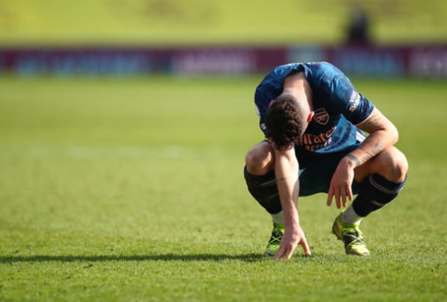 Ảnh bài viết Hòa như thua, fan Arsenal điên tiết với 2 cái tên